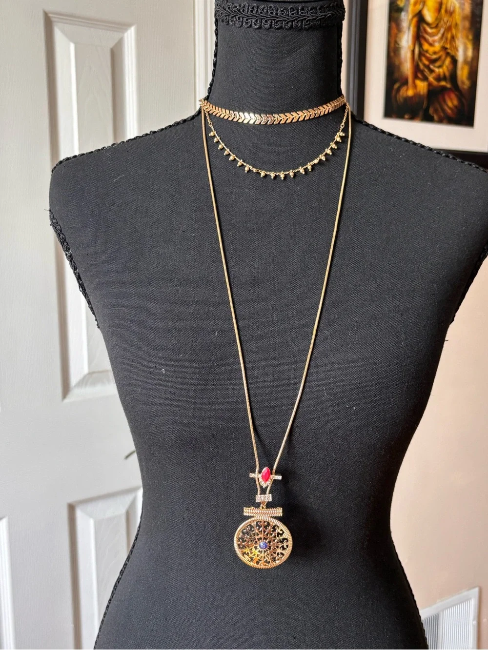 Guess vintage Gold-Tone Multi-Strand Pendant Necklace Multicolor Stones